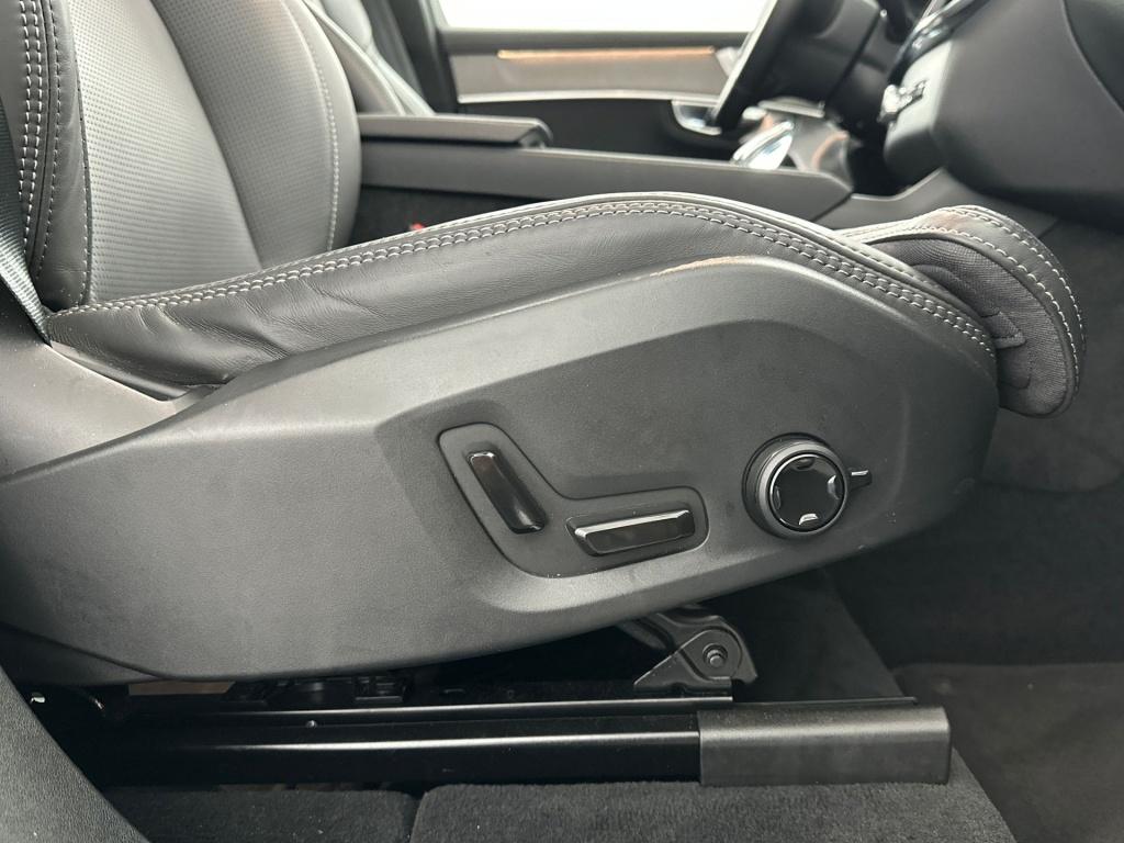 Volvo XC90 t8 455pk recharge ultra dark| b&w audio| trekhaak| luchtvering