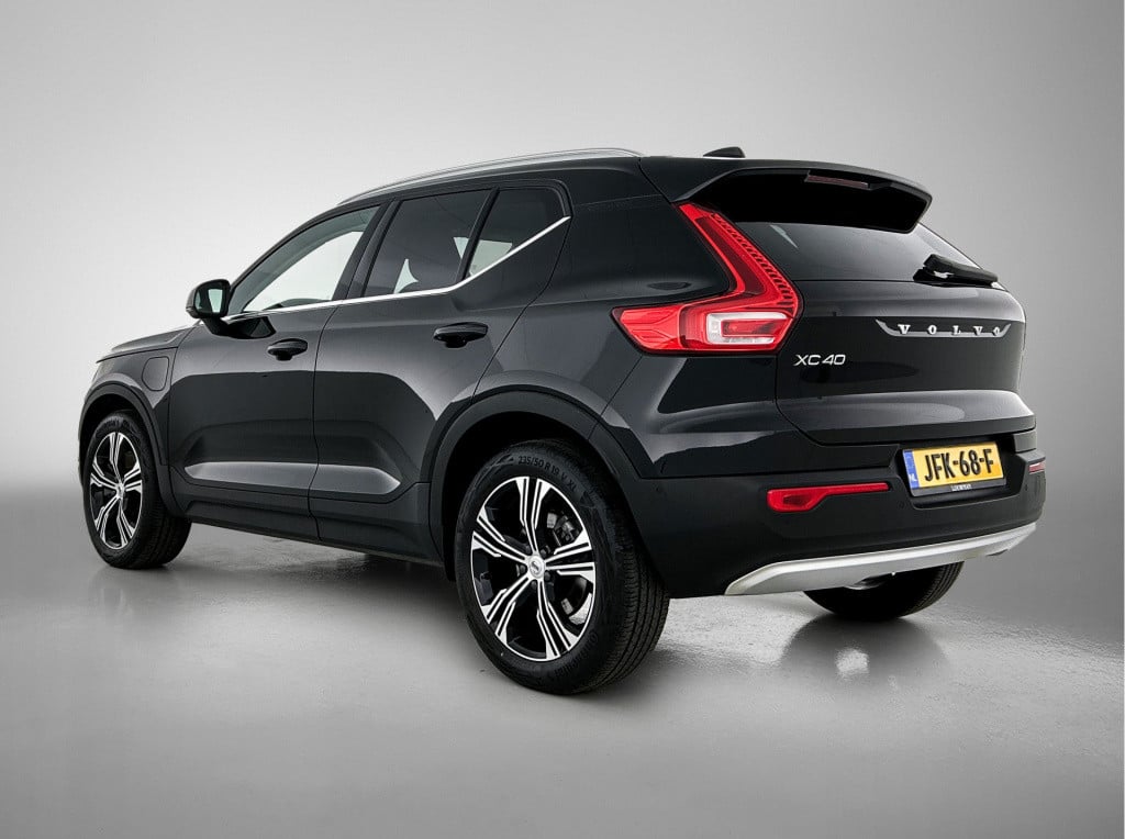 Volvo XC40 1.5 t4 recharge inscription expression | 360 camera | navi