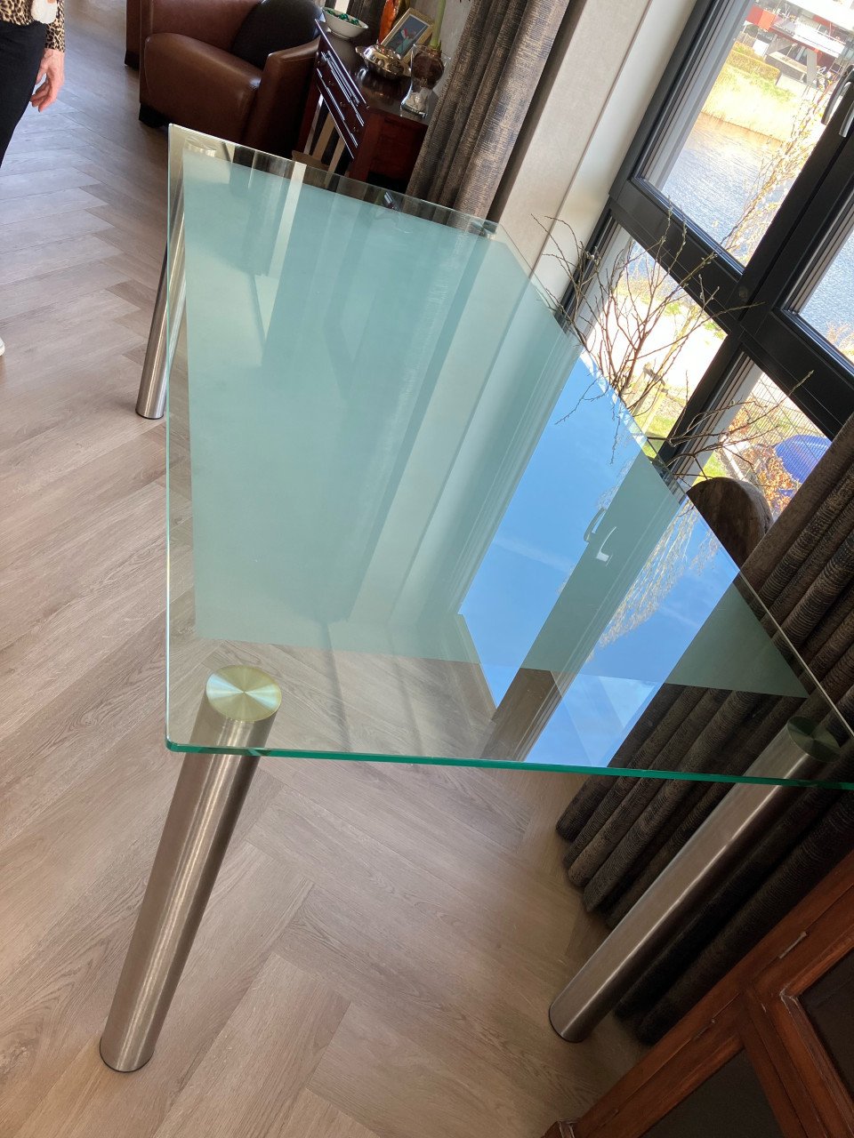Glazen eettafel