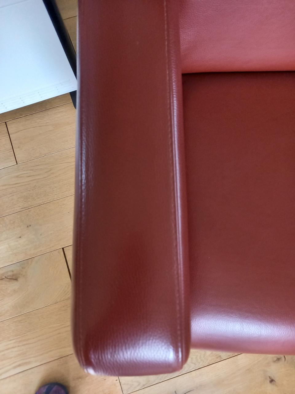 Te koop 2 Donkerrood Leren  Fauteuils