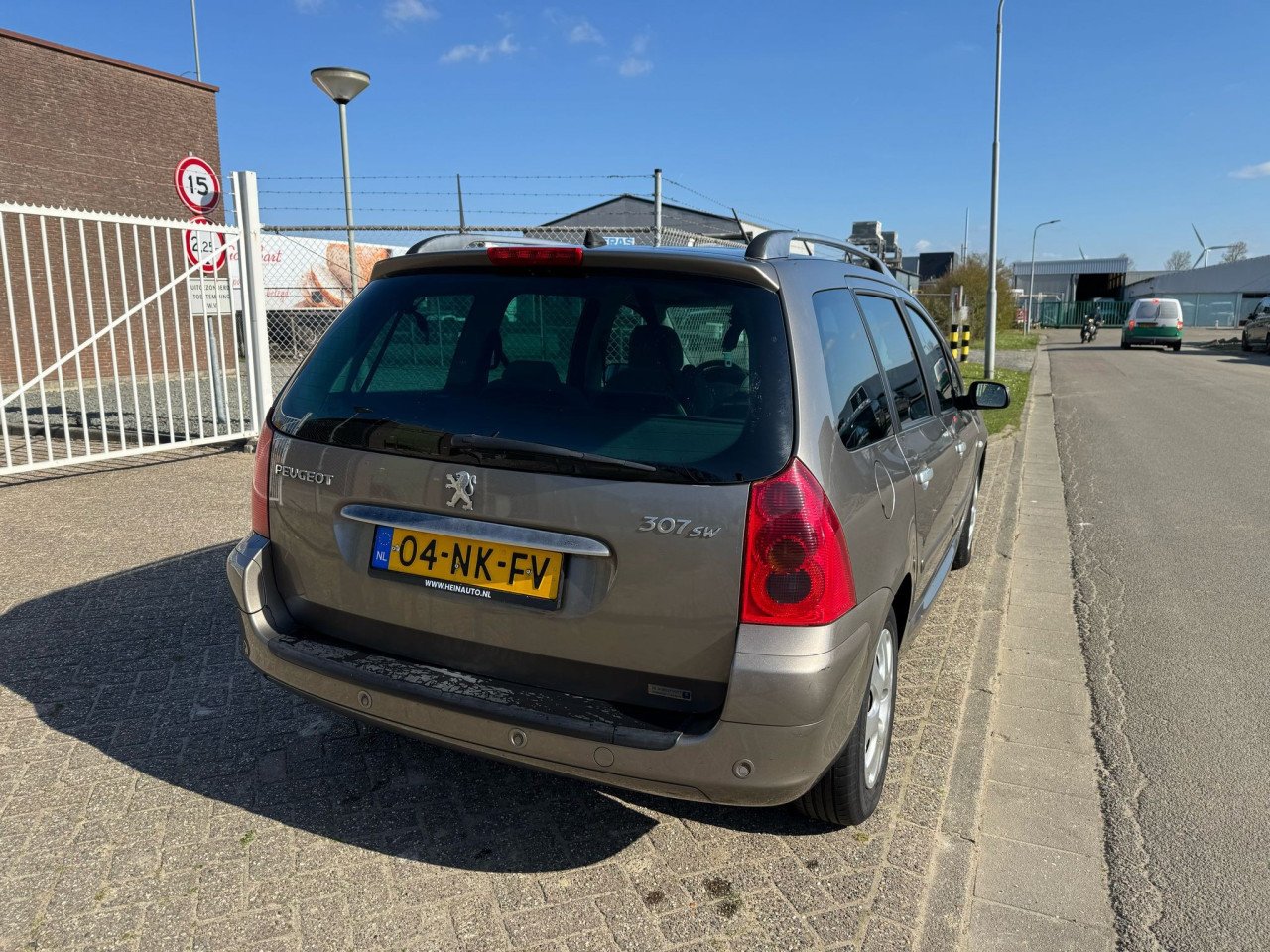 Peugeot 307 bj 2003 1400 euro