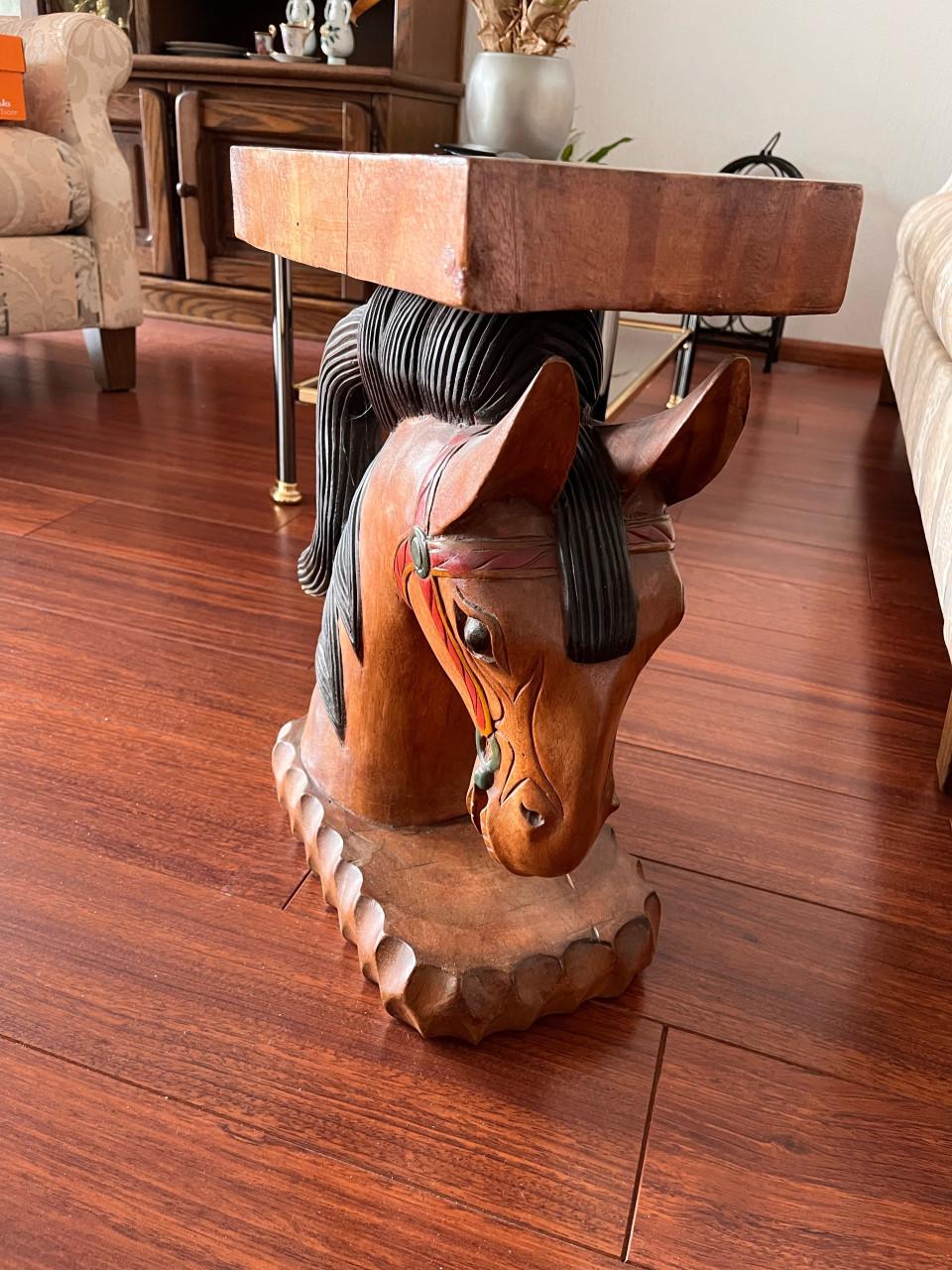 Bijzettafel / plantentafel  massief paardenhoofd