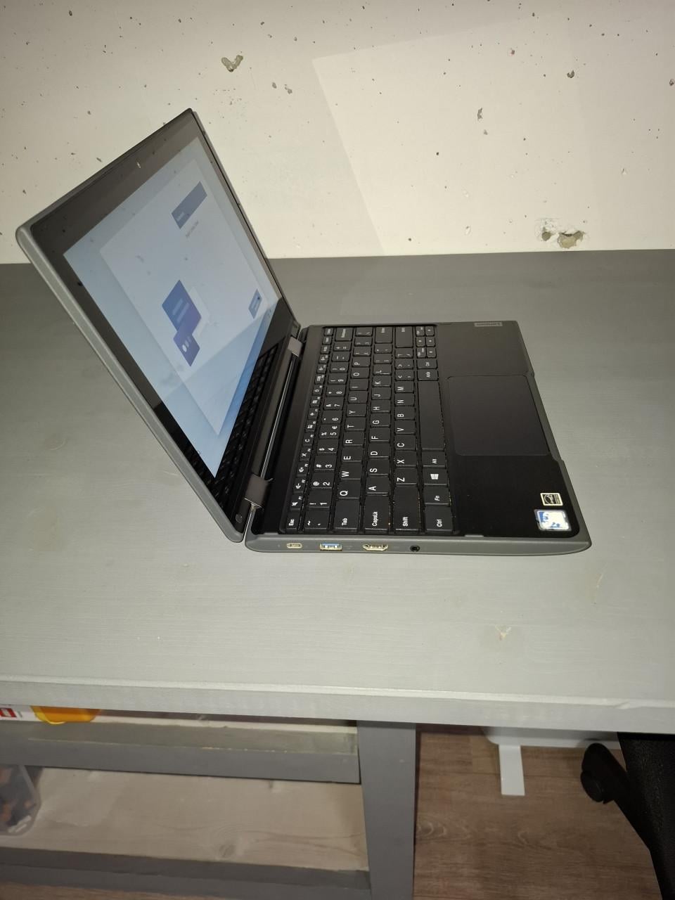 Lenovo 11,6-inch laptop