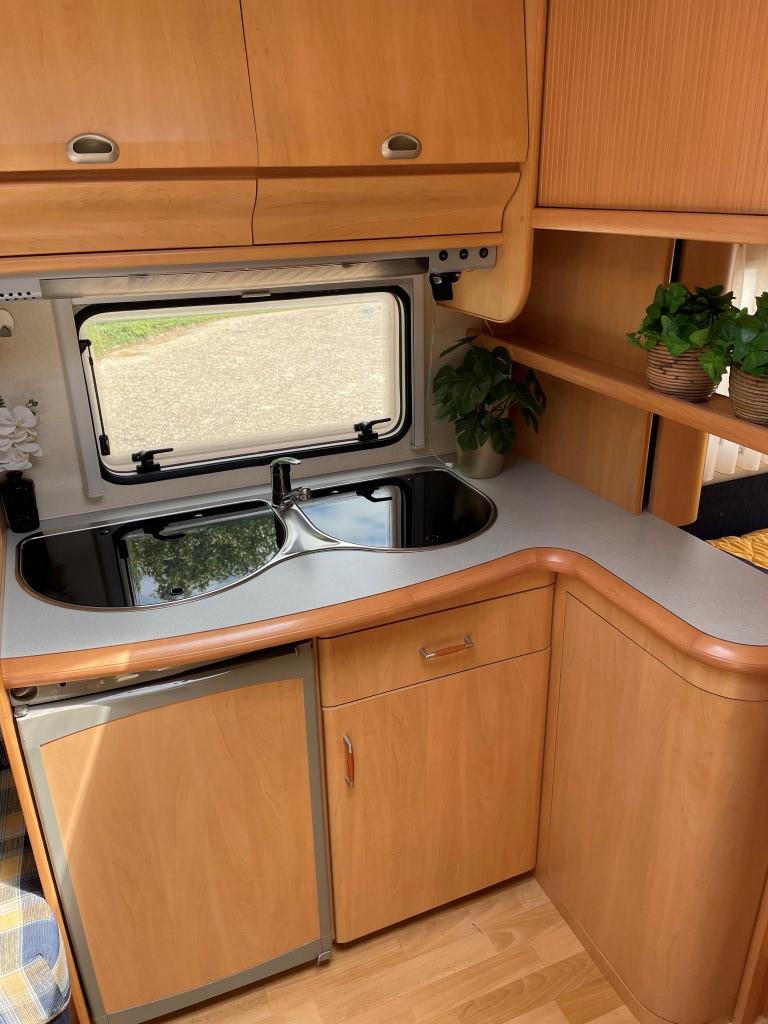 Hobby de Luxe 460 Ufe met mover