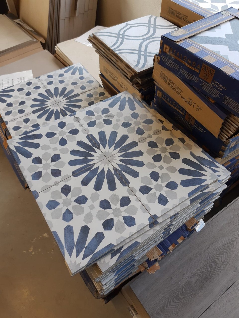 3030-335 ca 22 m² decortegels blauw/wit/grijs, 44x44 cm, per m²