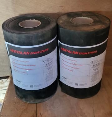 Hertalan EPDM strip 30 cm x 20 meter dikte 1,2 mm