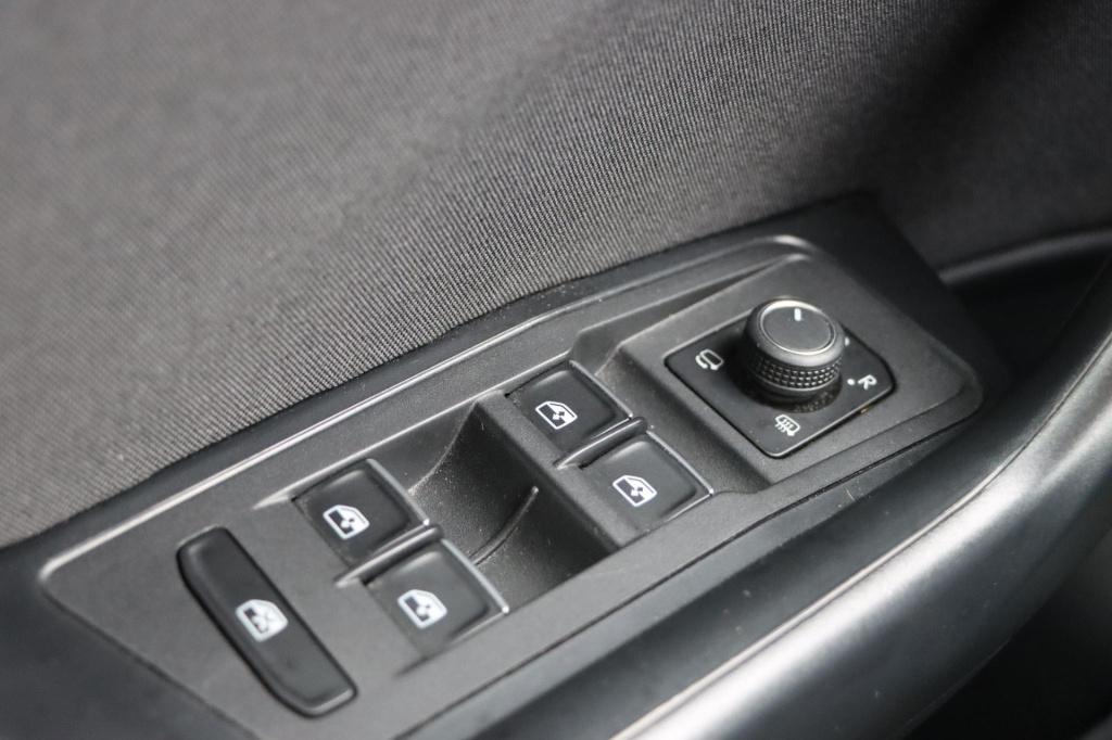 Volkswagen T-roc 1.5 tsi sport dsg7 150pk | side assist | camera | stoelver