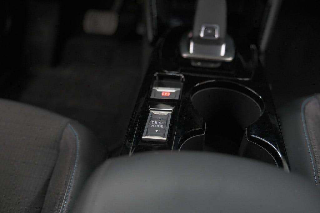 Peugeot 208 puretech 100 eat8 allure pack | camera | navigatie | apple carp