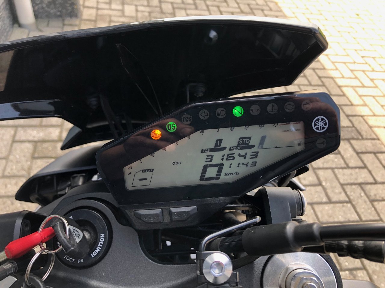 Puntgave Yamaha MT09 uit 2017 met 31dkm, diverse extra's, rijklaar €7350,-