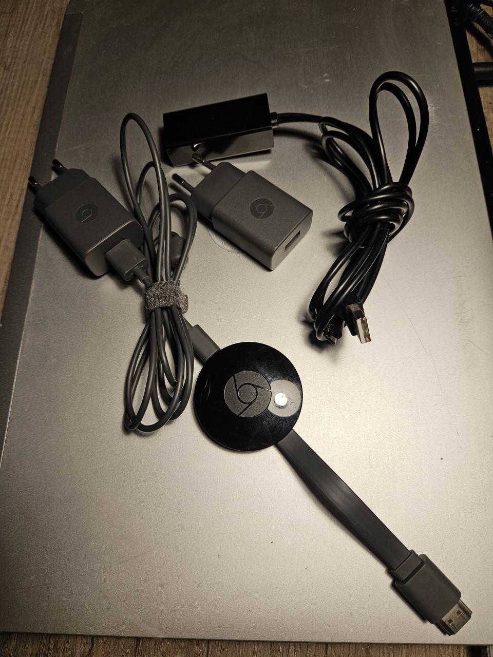 Zgan Google chromecast plus Ethernet adapter zeer nette staat