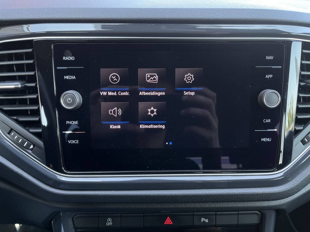 Volkswagen T-roc 1.5 tsi r-line dsg aut | pano | 19'' lmv