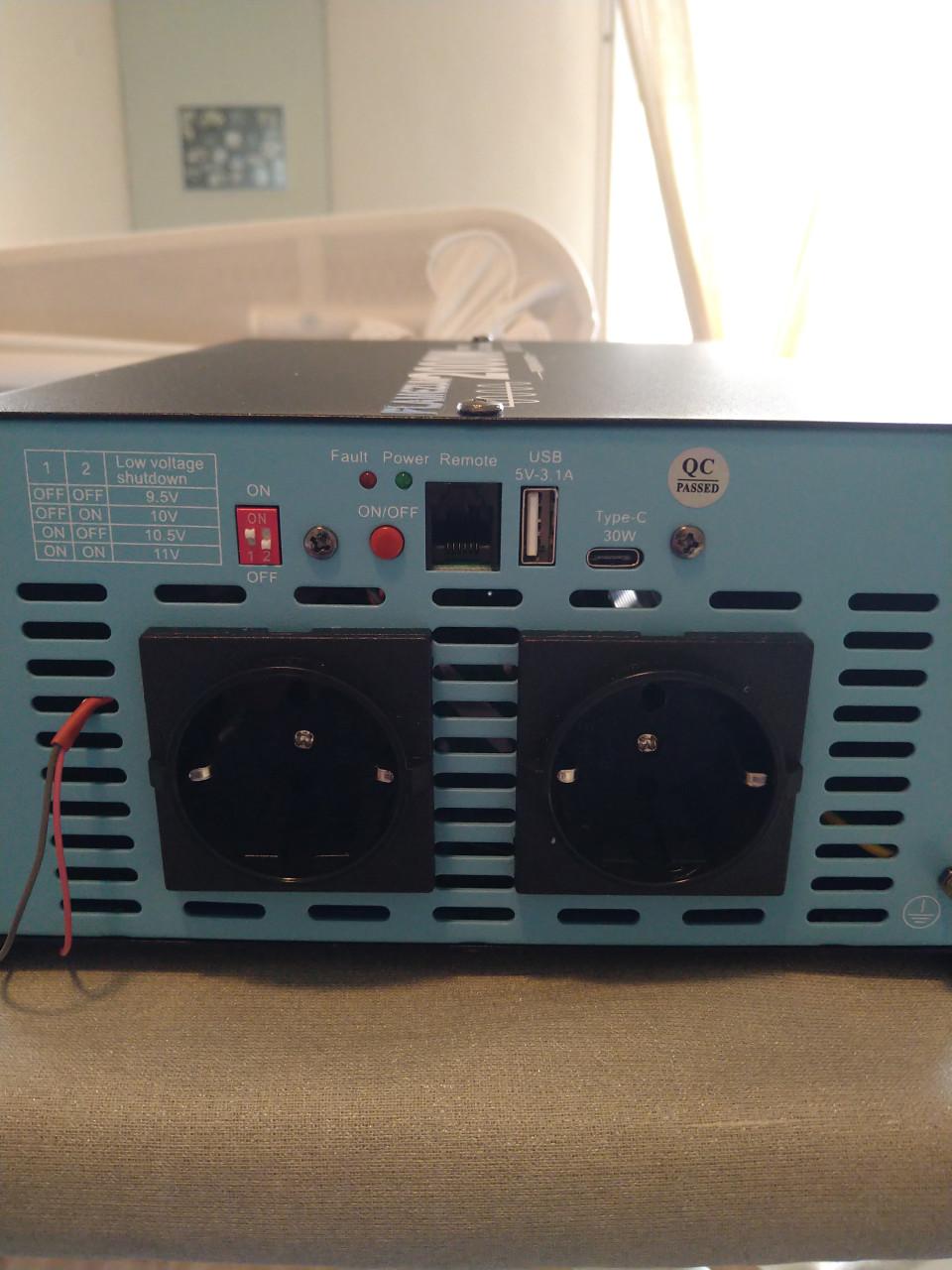 Omvormer 12 naar 230 volt 2000 W