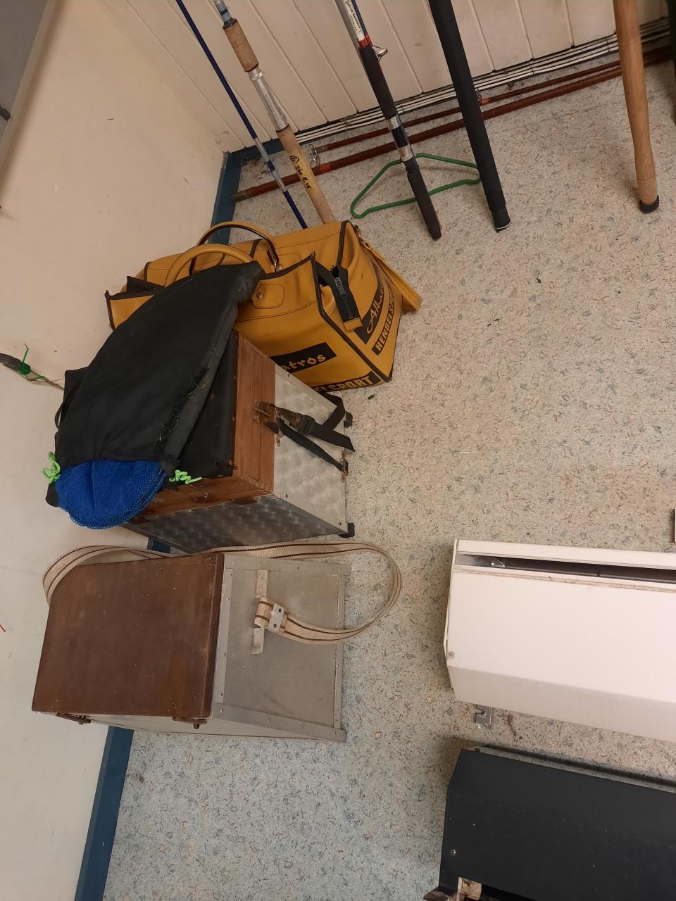 Partij hengels en molens strandhengel zeehengel boothengel karperhengel vis