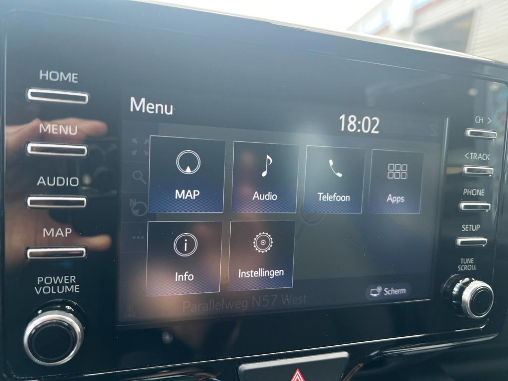 Toyota Yaris 1.5 hybrid dynamic line, camera, carplay, navi enz..