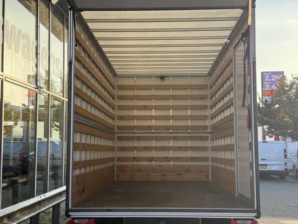Iveco Daily 35c18h 3.0 410 bakwagen met laadklep | vol opties | trekhaak | 