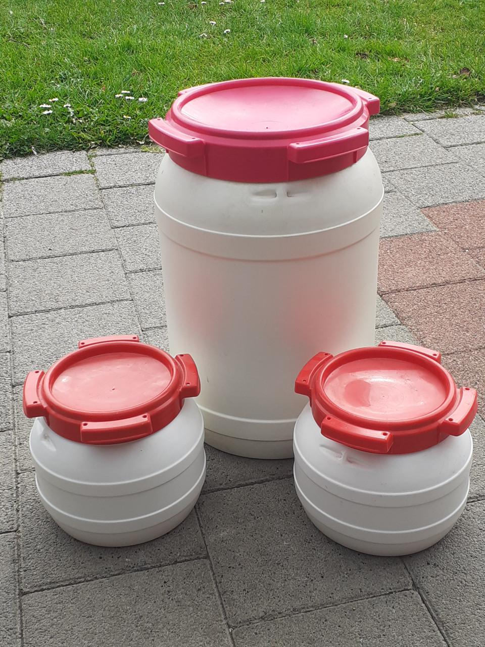 Voorraadbussen  voor diervoeder.