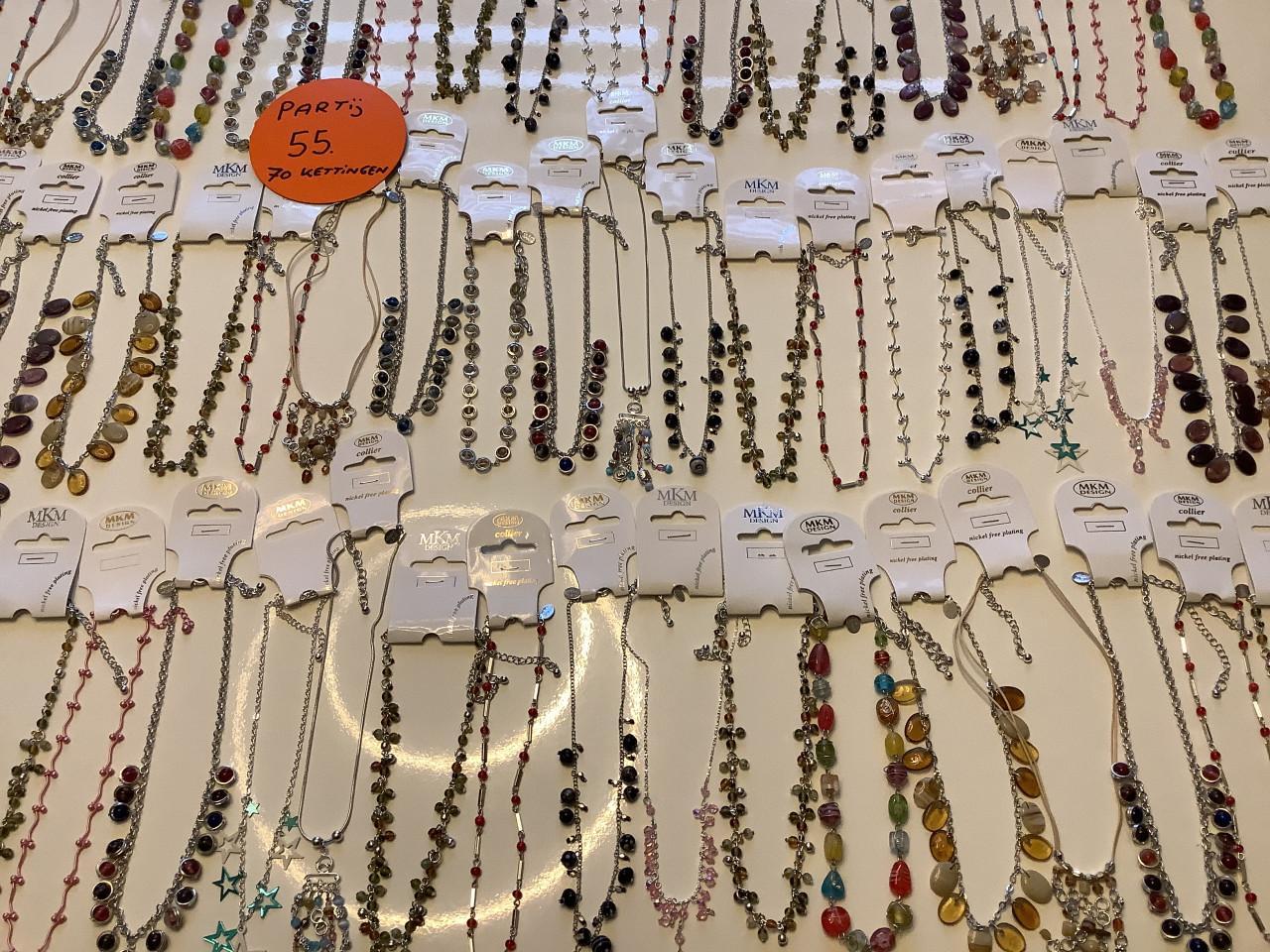 Partij mooie MKM Design kettingen. ( partij 55)