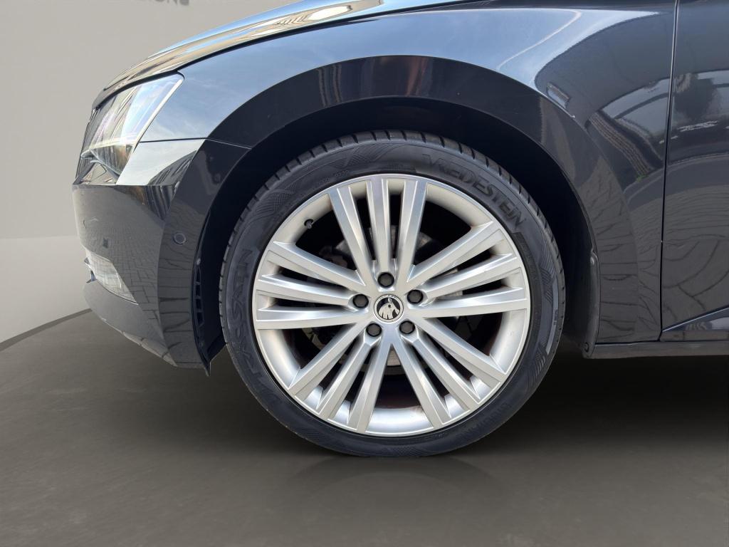 Skoda Superb combi 1.6 tdi style business automaat memory camera