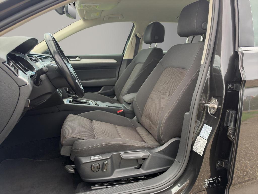 Volkswagen Passat variant 1.4 tsi act highline automaat camera led