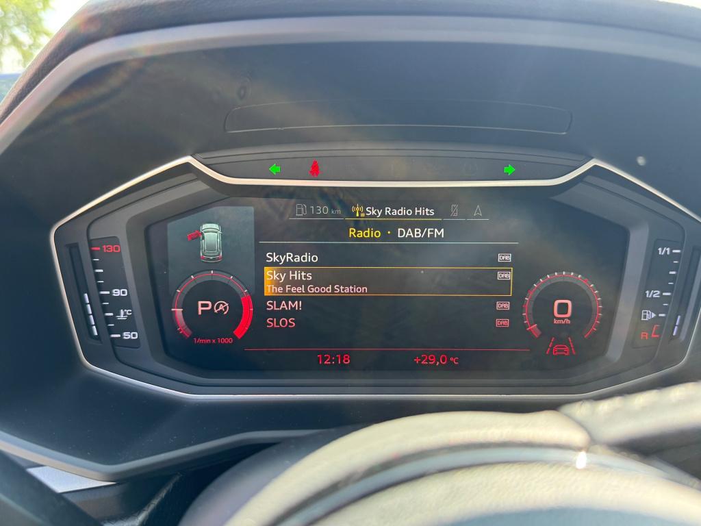 Audi A1 Sportback 30 tfsi s line * matrix led * carplay * cruise control * 