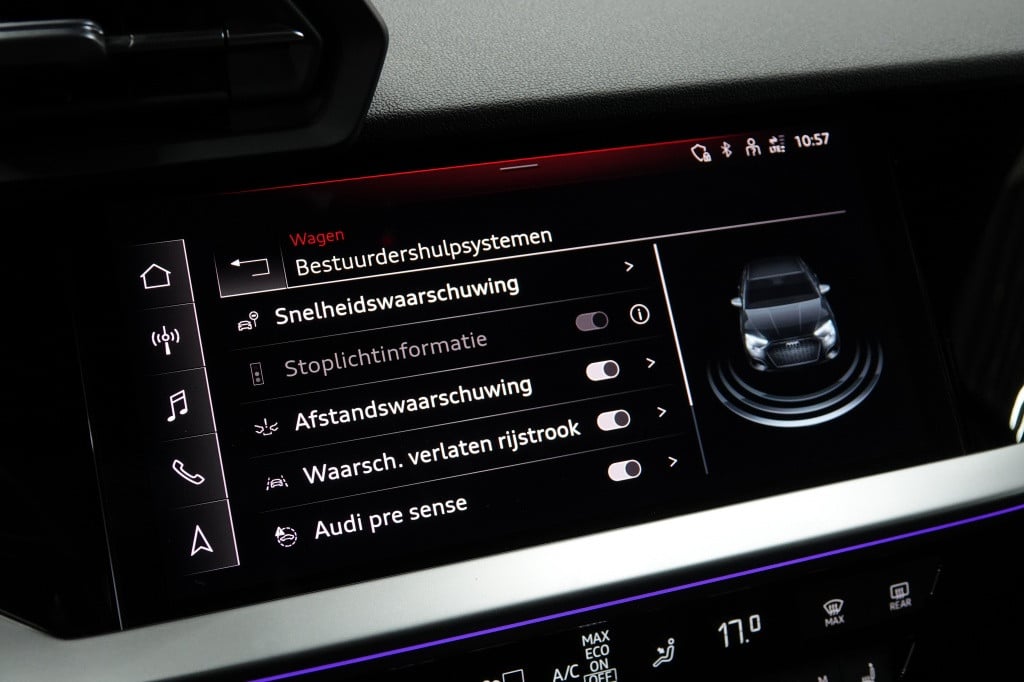 Audi A3 limousine 2.0 tfsi s3 quattro | cruise | matrix | alcantara |