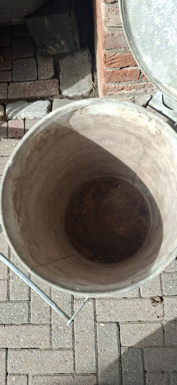 Vintage Zinken vuilnisemmer uit St. Philipsland
