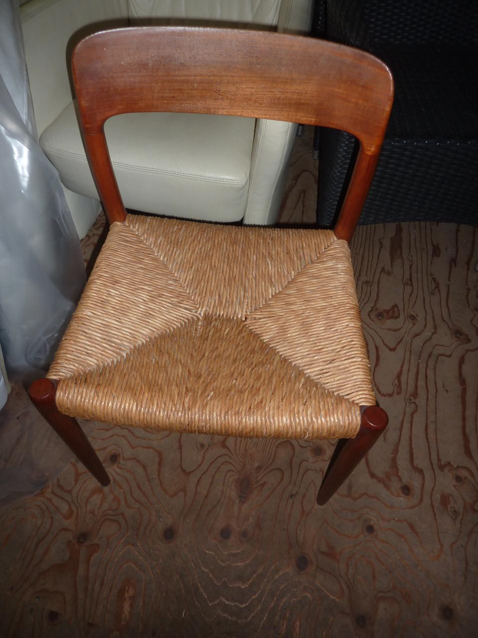 Stoel met rieten zitting