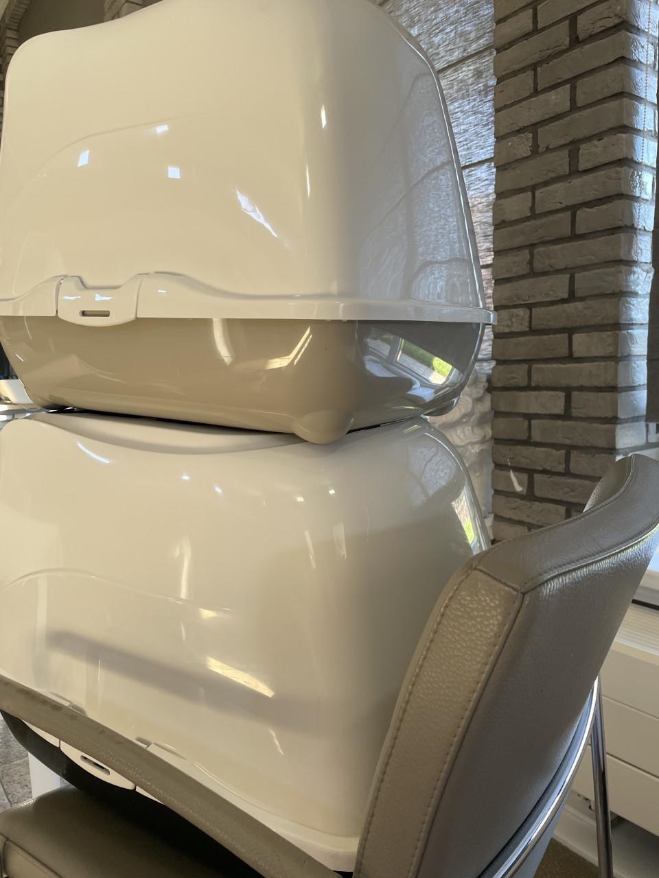 Nagenoeg NIEUWE MODERNA Kattenbakken met Schep IZGS!!