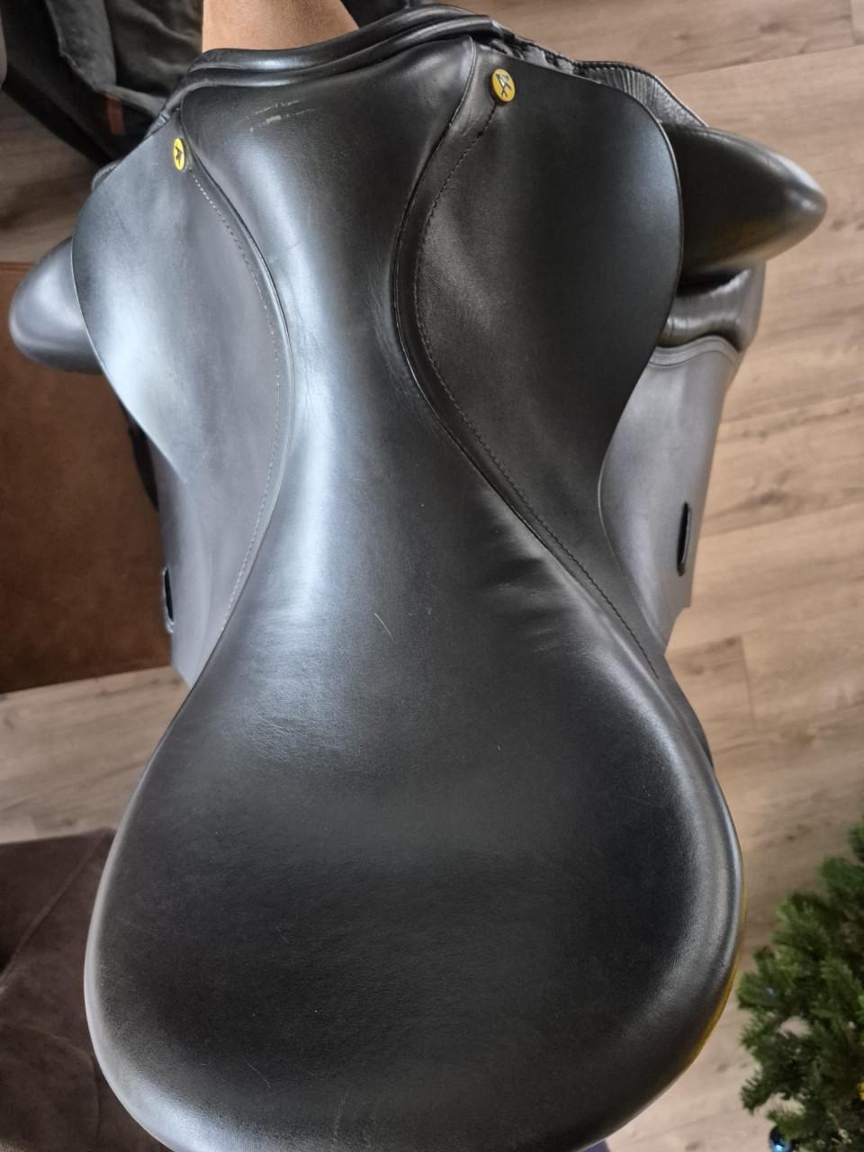 Dressuurzadel Anatomica Cygnus short roll, 18 inch