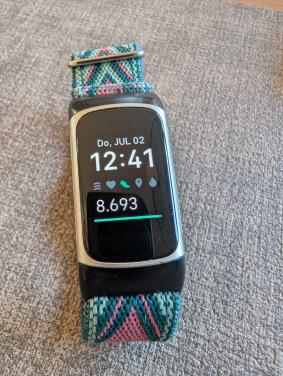 Fitbit charche 5