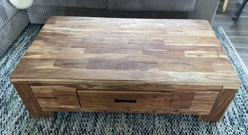 Prachtige robuuste salontafel!