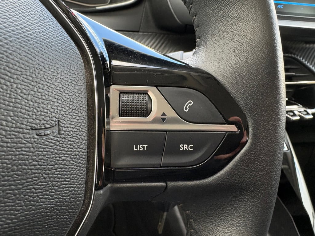 Peugeot 2008 1.2 puretech blue lease active