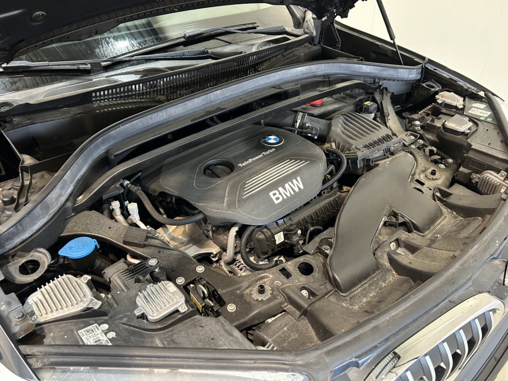 BMW X1 sdrive18i high executive