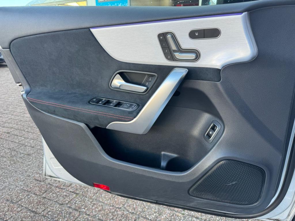 Mercedes-Benz A-Klasse 250 e business solution amg limited