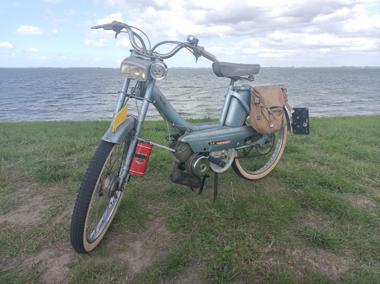 Peugeot BB bromfiets 1973 met NL kenteken