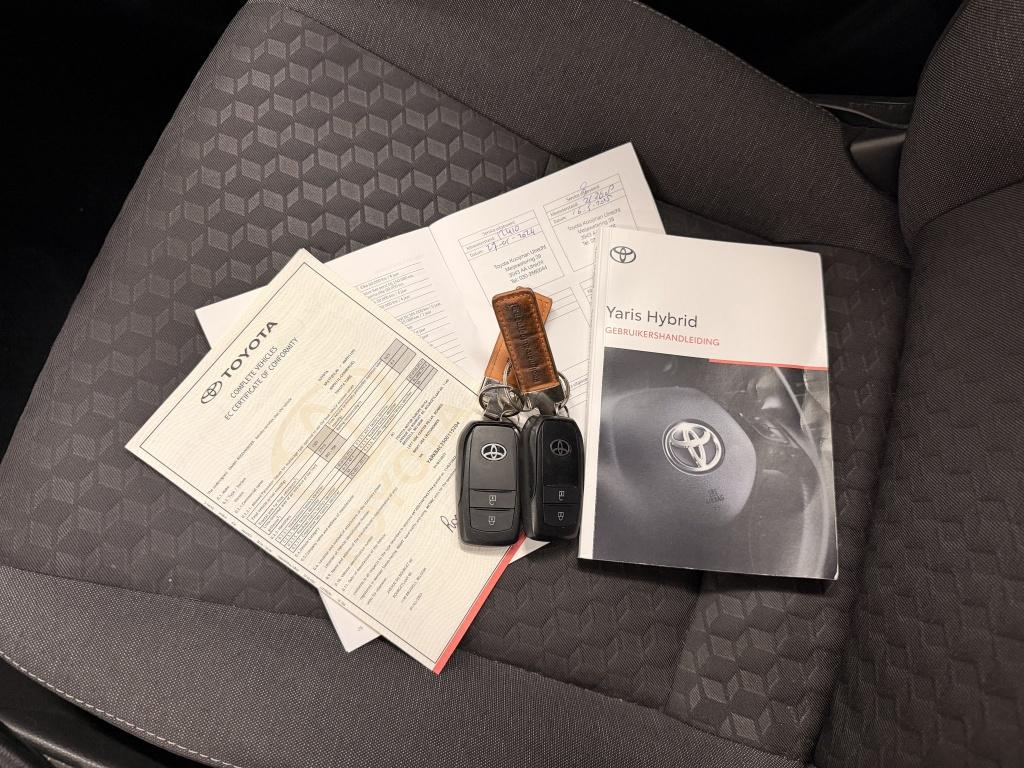 Toyota Yaris 1.5 hybrid dynamic| camera| adap.cruise| keyless| carplay