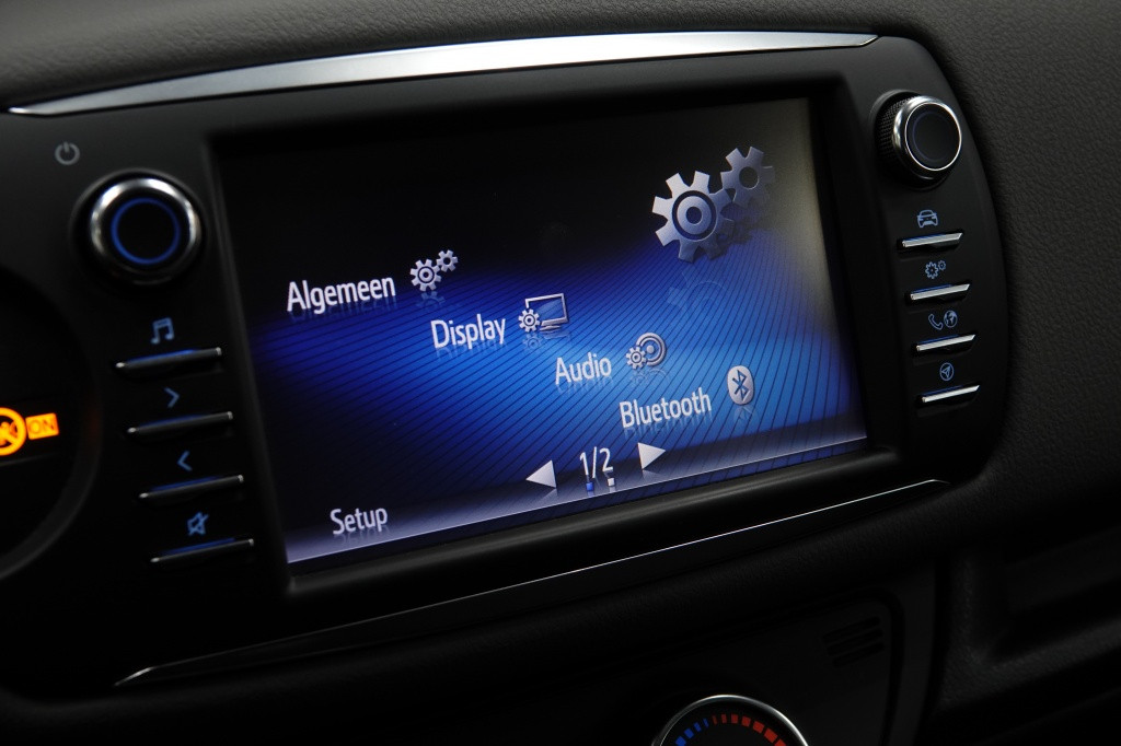 Toyota Yaris 1.0 vvt-i | camera | 15" | bluetooth |