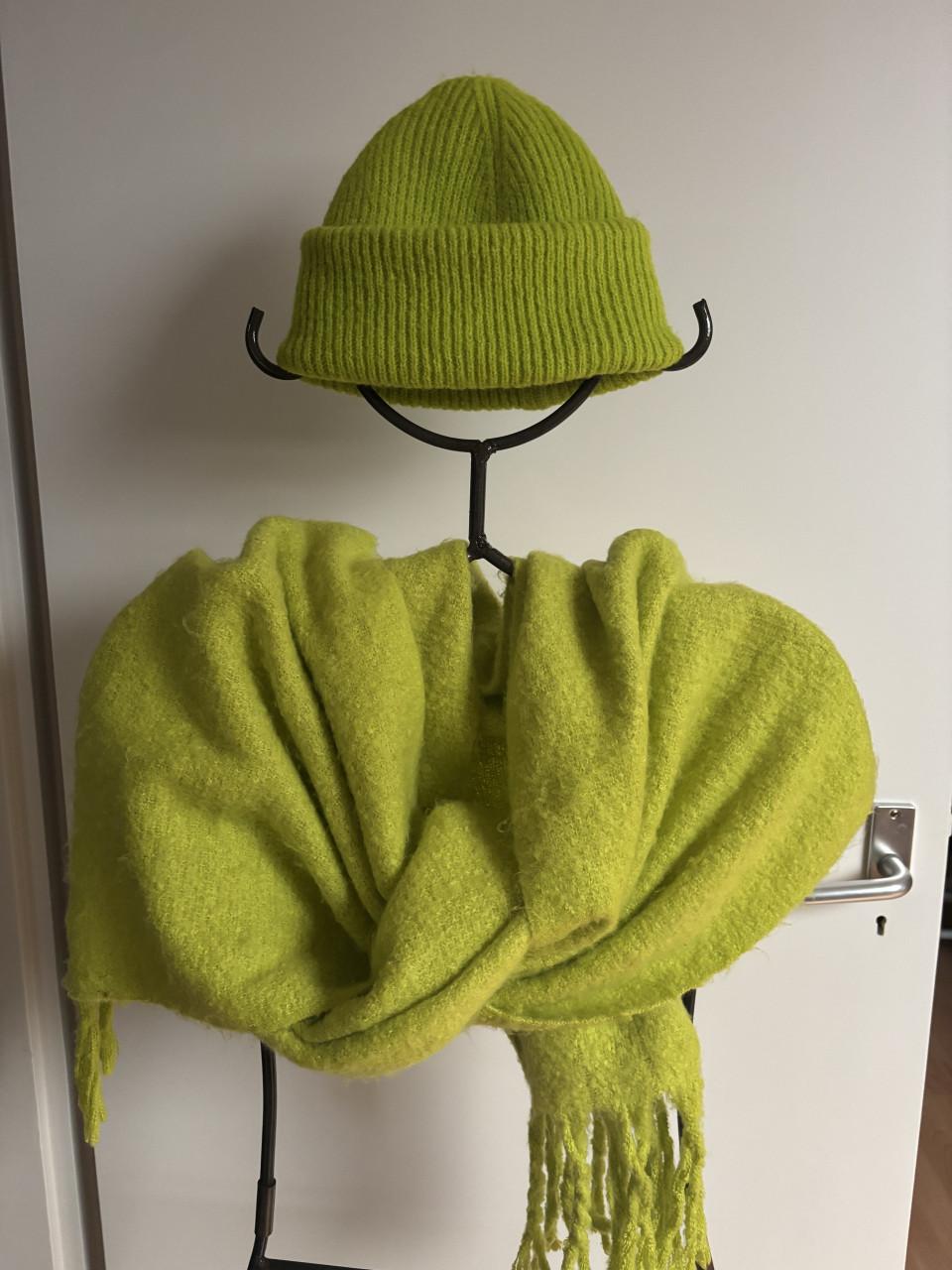 Sarlini sjaal en muts groen