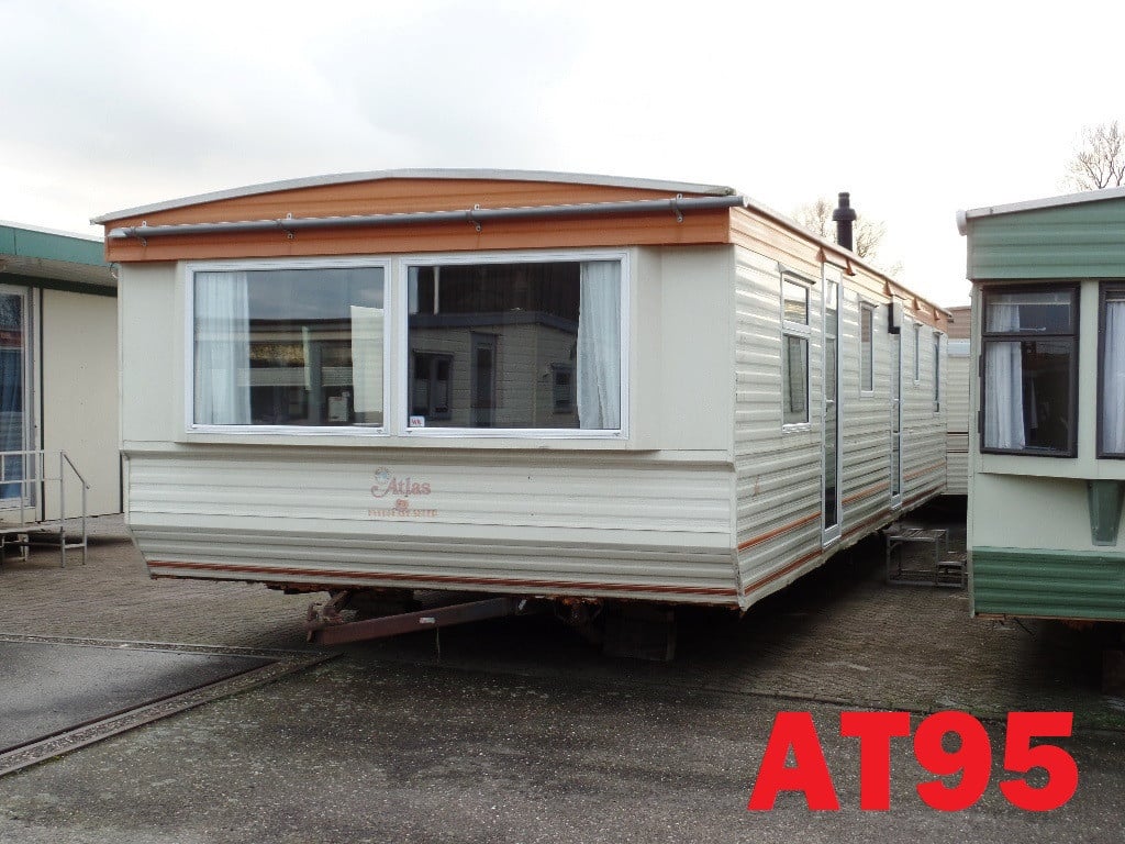 Diverse modellen ATLAS stacaravans met 2 of 3 slaapkamers tot 8 personen