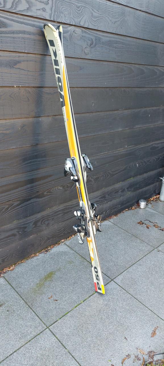 Ski's inclusief bindingen merk Völlkl
