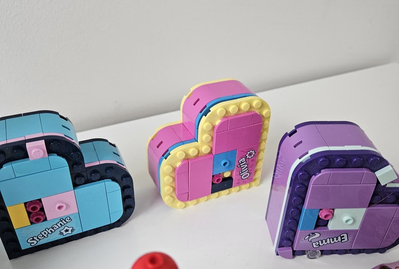 Lego 41148 (Frozen Paleis) + 41114 + Lego Dots armband + 3 Friends harten