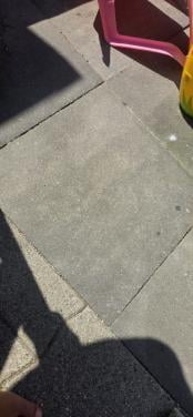 GRATIS AF TE HALEN: 52 stuks Grijze Betontegels 50x50x5 cm (8,5 m²) – Zelf