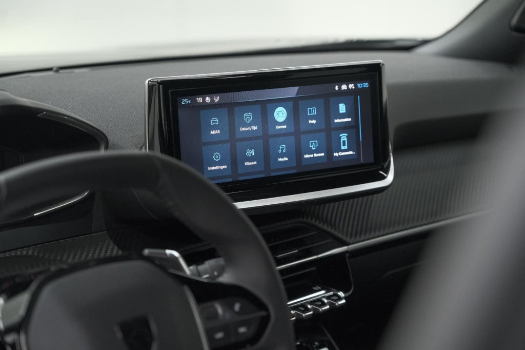 Peugeot 2008 puretech 130 eat8 allure | 360 camera | navigatie | adaptieve 