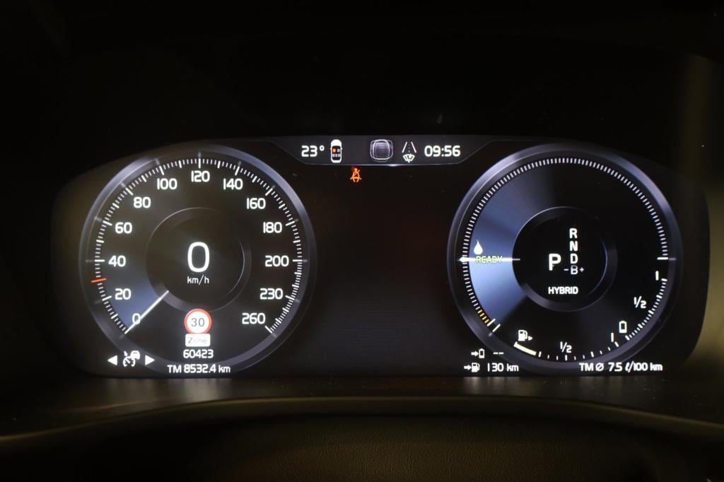 Volvo XC40 1.5 t4 plug-in hybrid plus dark nl auto, pano, h&k audio, el sto