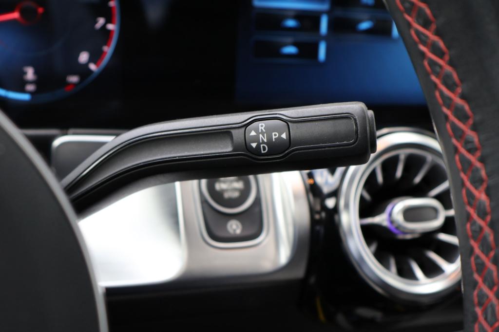 Mercedes-Benz Glb 200 business solution amg 163 pk i panoramadak i trekhaak