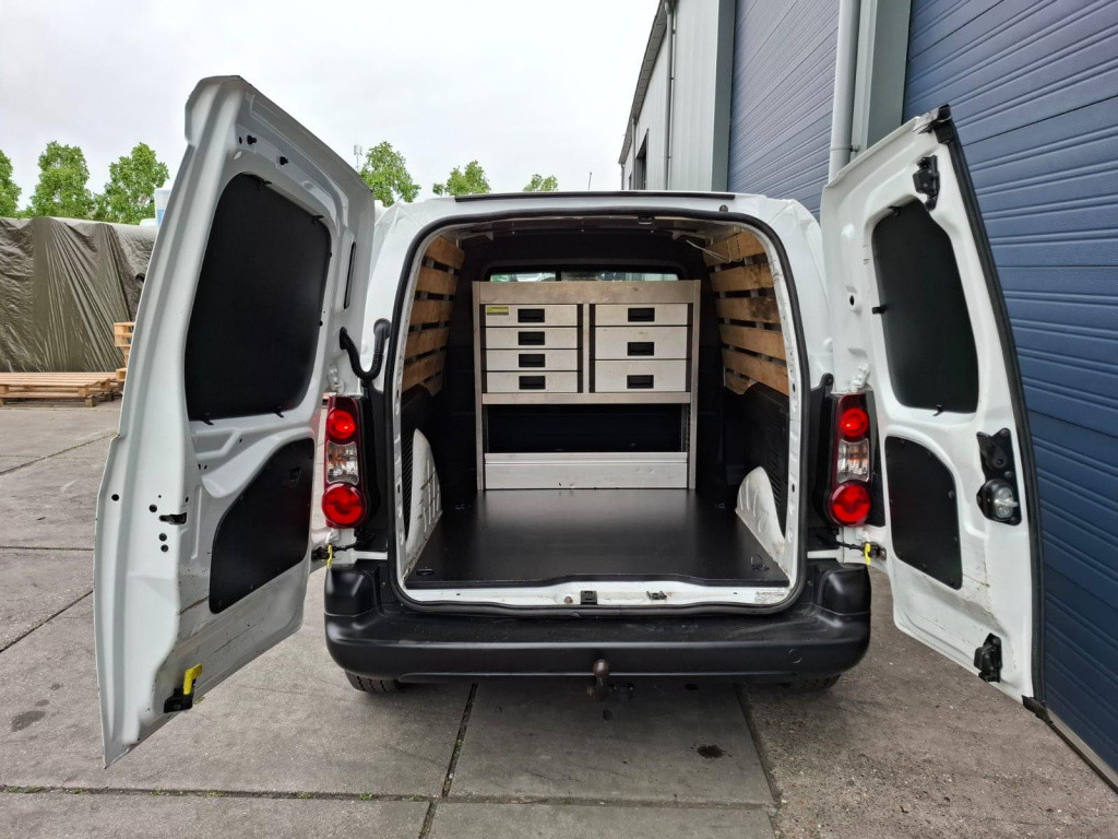 Citroen Berlingo 1.6 bluehdi 75 comfort airco / kasten inrichting / trekhaa