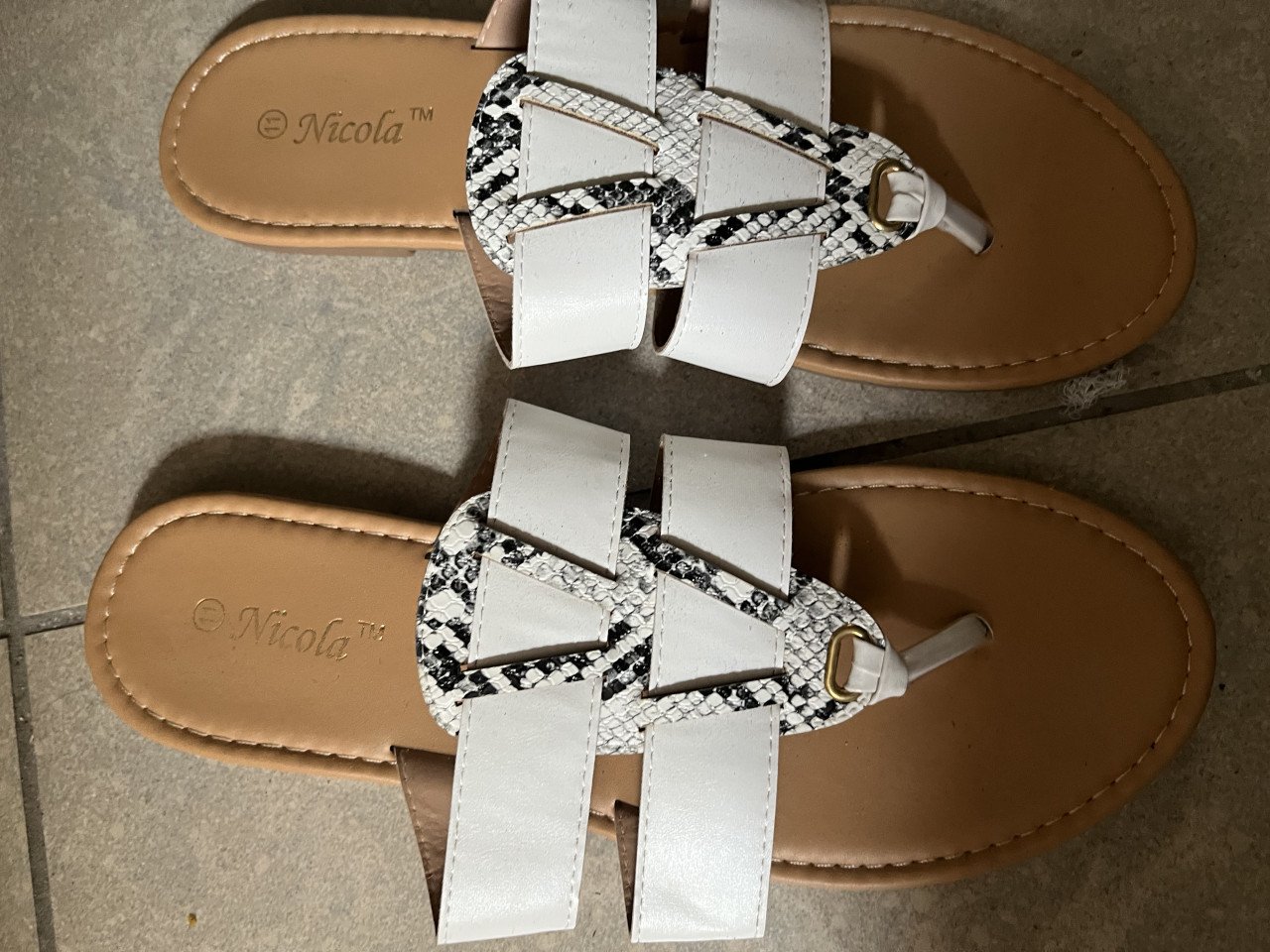 Teenslippers van Nicola