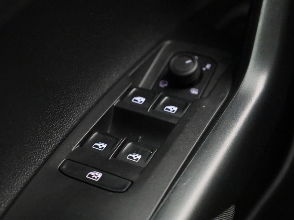 Volkswagen Taigo 1.0 tsi life | automaat | apple carplay / android auto | a