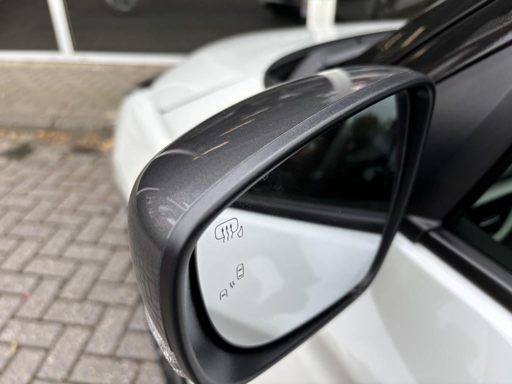 Suzuki Swift 1.2 style smart hybrid