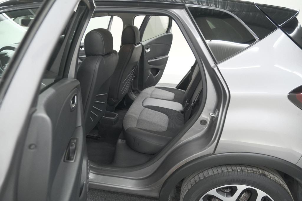 Renault Captur tce 90 intens | camera | navigatie | parkeersensoren | clima